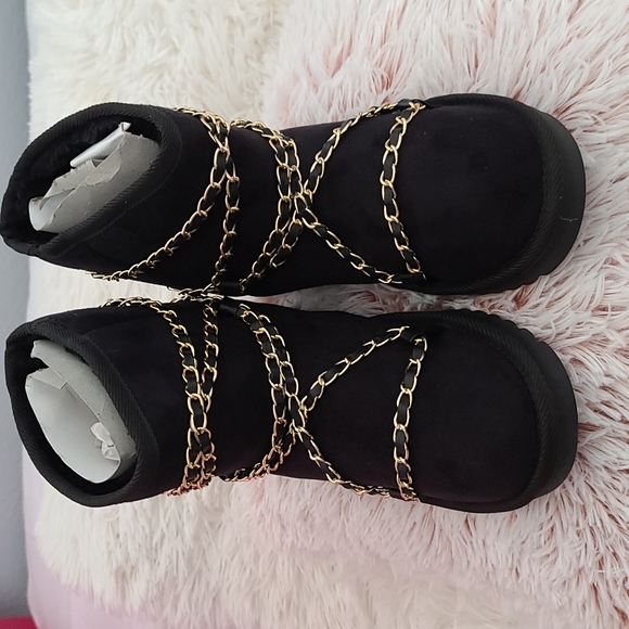 Chain Detail  Fuzzies - Picture 2 of 4